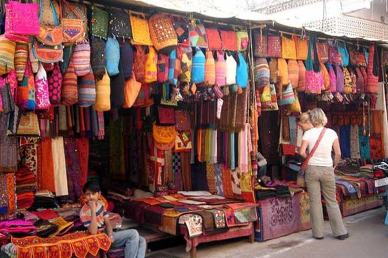 购物、Lac手镯制作和在哈瓦马哈尔拍照购物、Lac 手镯制作和哈瓦玛哈尔摄影