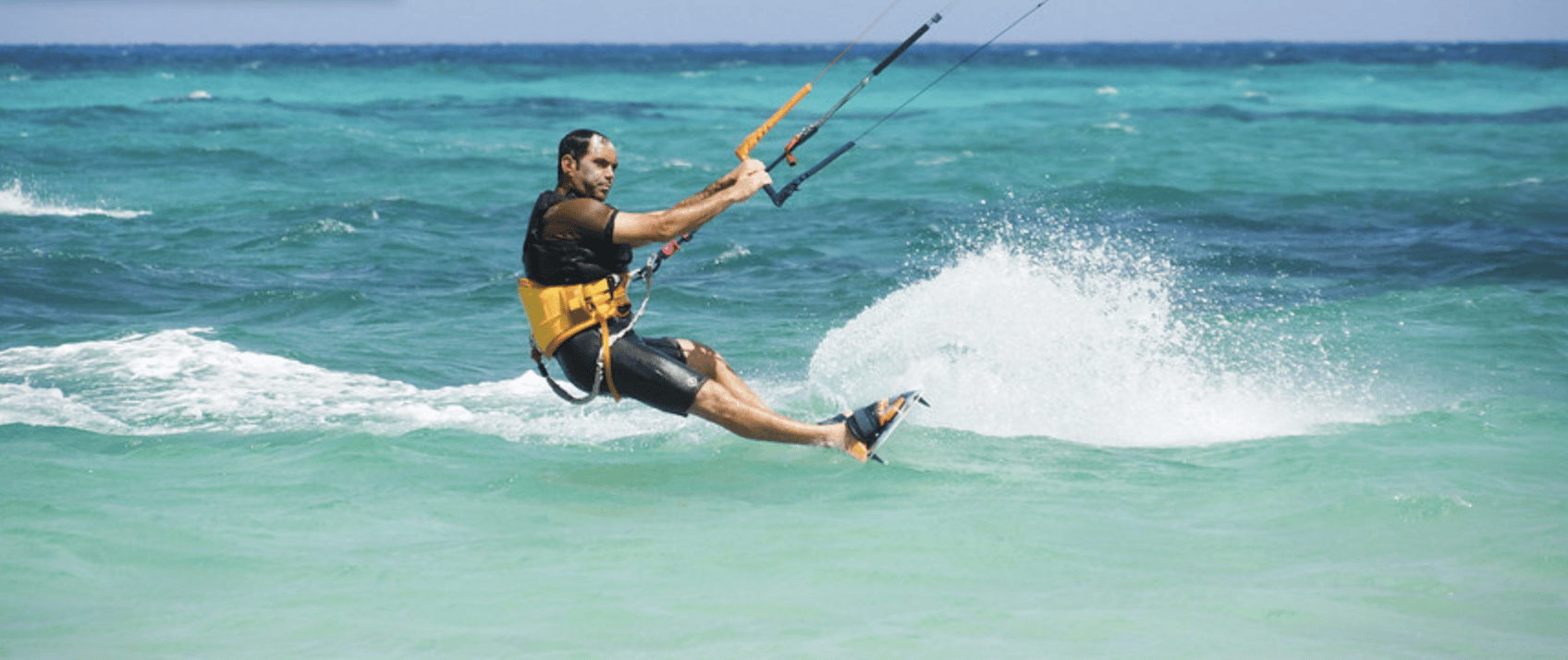 Kitesurfunterricht in Corralejo mit Ausrüstung und Transfer