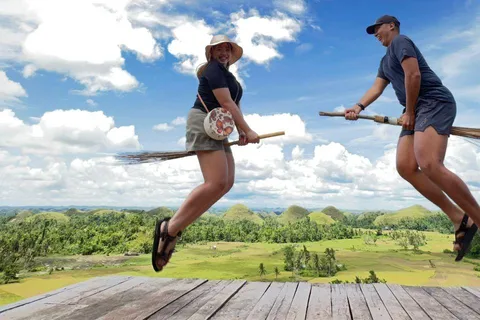 Bohol: Chocolate Hills, Tarsiers, & Loboc River Private Tour