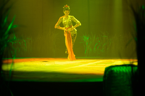 Ubud : Refined Balinese Fine Dining: 11 Course Theatre Night Round Table Fine Dining & Theatre Show + Five-Wine Pairing.