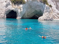 Zakynthos, tour di mezza giornata a Turtle Island e Keri Caves - Housity
