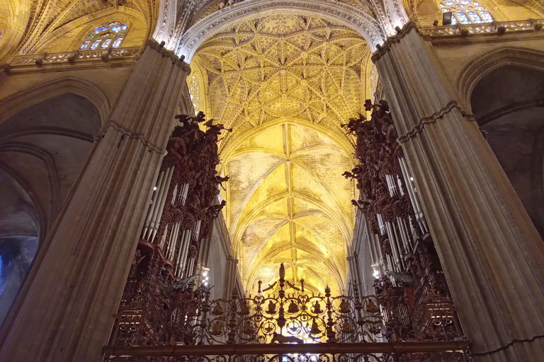 Seville: Entrance and guided tour of the Cathedral Seville: Entrance fee and guided tour Cathedral