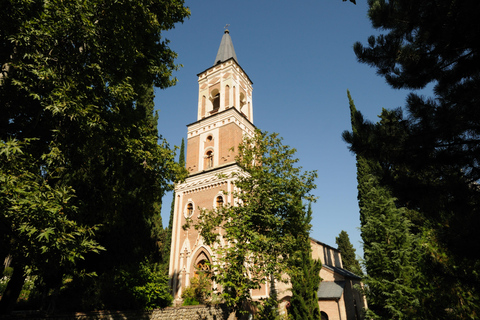 تبليسي: رحلة ليوم واحد إلى كاخيتي مع غداء عائلي وتذوق النبيذ