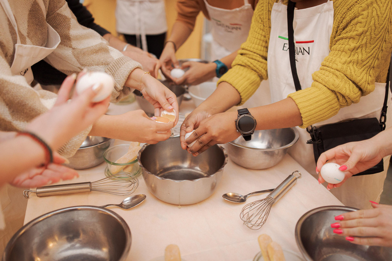 Rome : Cours de cuisine sur les pâtes et le Tiramisu sur la Piazza Navona