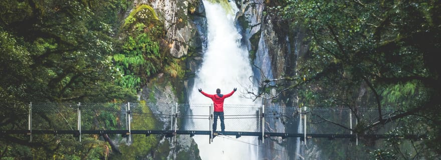 Depuis Te Anau : croisière à Milford Sound et randonnée en car