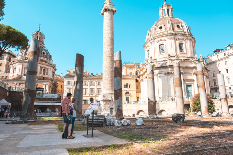 Rom: Colosseum Colosseum, Palatinkullen, Forum Romanum UpplevelseColosseum med standardtillträde och audioguide