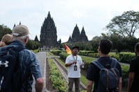 Yogyakarta, Borobudur und Prambanan Temple Tour mit Aufstieg - Housity