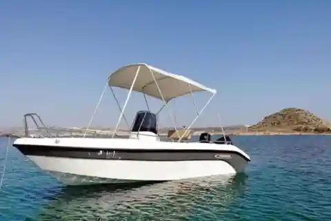 Mandelieu e il Monte Esterel in barca senza licenza