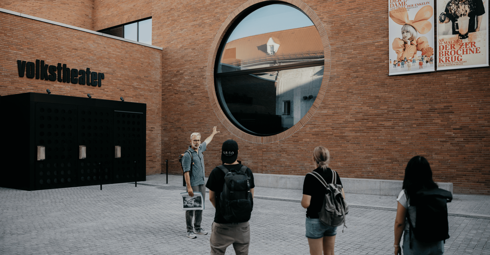 Hidden Architectural Gems of Munich (Max. 16 guests) photo 5