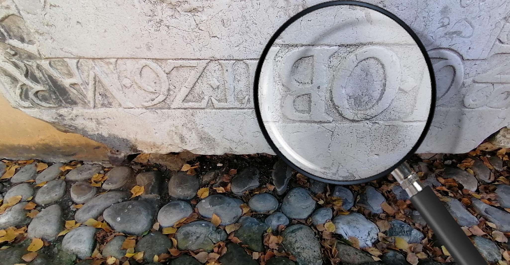 Annecy , Escape game outdoor - Annecy et l'ombre de l'épée - Hizvo