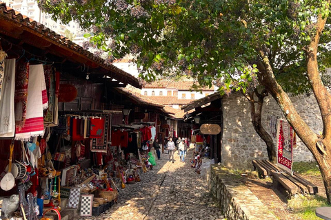 Depuis Tirana : Excursion d'une demi-journée à Kruja et entrée au musée Skanderbeg