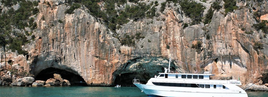 De Cala Gonone : transfert vers les grottes de Bue Marino