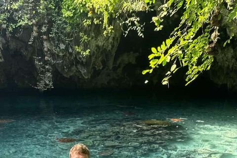 Zanzibar: Las Jozani, Jaskinia Salaam i restauracja RockLas Jozani, jaskinia Salaam i restauracja The Rock. Bez transportu.