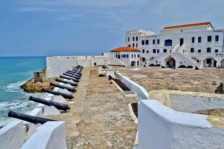 From Lagos: Ghana Castles & Kakum Park with Local Tour Guide