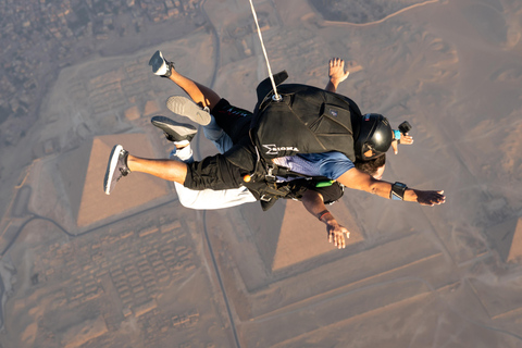 Le Caire : expérience de saut en parachute tandem avec vidéoLe Caire : expérience de saut en tandem avec vidéo