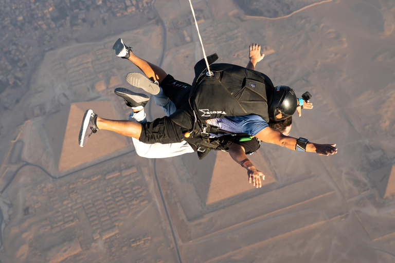 Le Caire : expérience de saut en parachute tandem avec vidéoLe Caire : expérience de saut en tandem avec vidéo