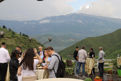 Berat 4x4 hors route et dégustation de vin dans les vignobles