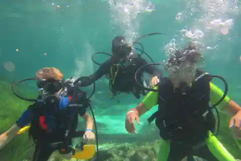 DISCOVER THE UNDERWATER WORLD, Scuba Diving Experience