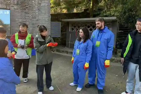Chengdu: Dujiangyan Panda Base Volunteering Day Trip