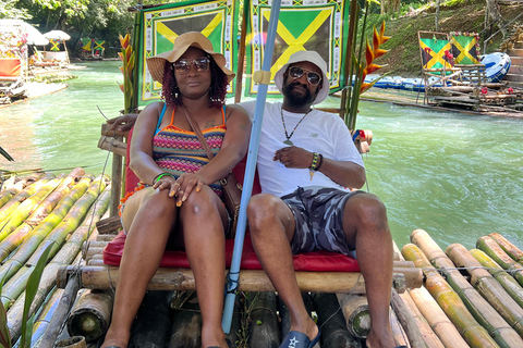 نهر ليثي: جولة خاصة بالتجديف مع تدليك القدمين والغداءجولة تجديف على قوارب الخيزران مع تدليك القدمي