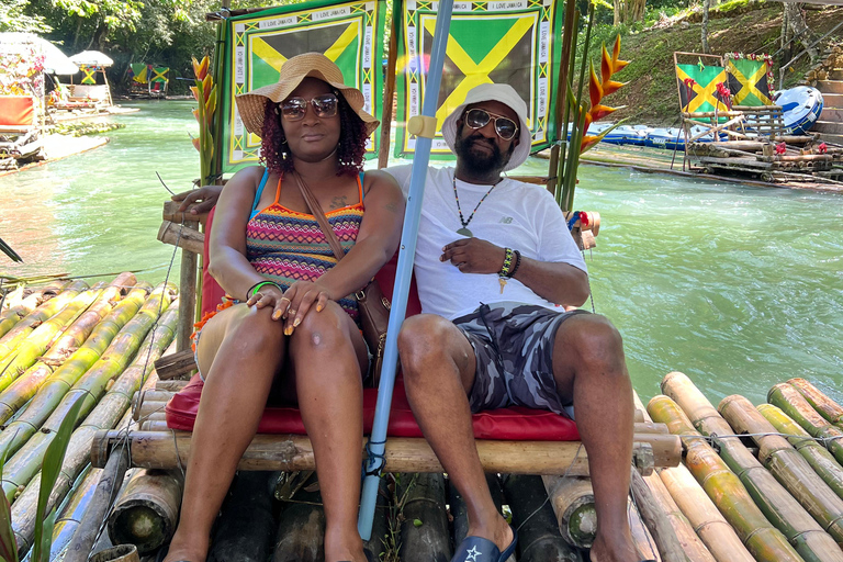 نهر ليثي: جولة خاصة بالتجديف مع تدليك القدمين والغداءجولة تجديف على قوارب الخيزران مع تدليك القدمي