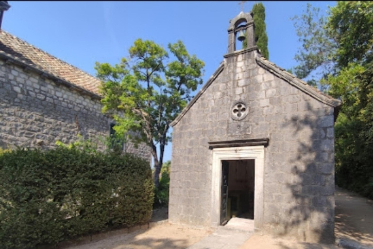 إطلالات دوبروفنيك وتجربة حديقة ترستينو النباتية