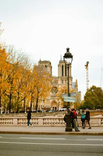 Rondleiding door de binnen- en buitenkant van de Notre Dame met relikwieën