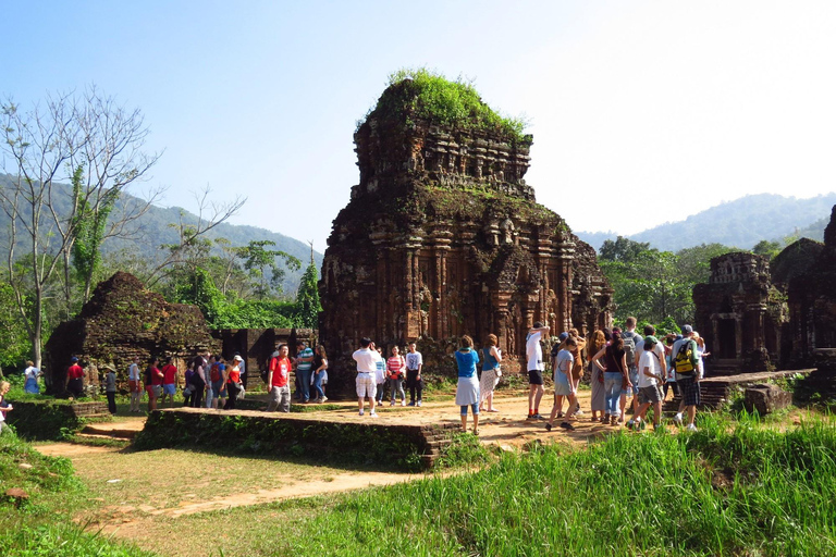 Da Hoi An/Da Nang: Tour del Santuario di My Son in auto e in barcaTour privato: Pickup di Hoi An o Da Nang