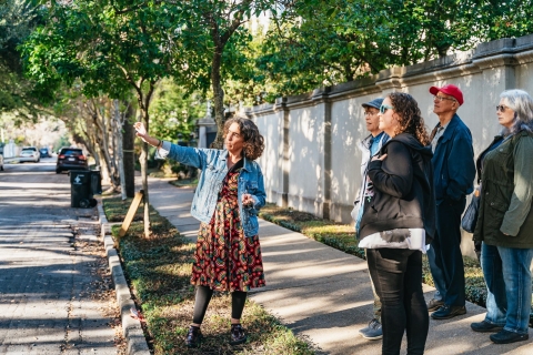 New Orleans: Garden District Walking and Storytelling TourWycieczka poranna lub w porze lunchu