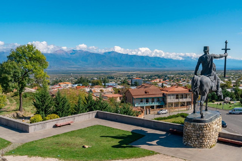 From Tbilisi: Kakheti Wine, Cheese and Bread-making Day Trip