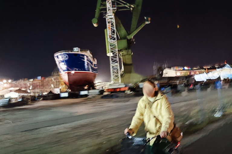 Gdańsk: Wrzeszcz and Shipyard District Private Bike Tour Golden Hour Ride – Gdańsk on evening mood Photo Stops
