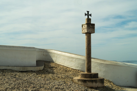Nazaré: Walking Tour with Funicular & Local Guide