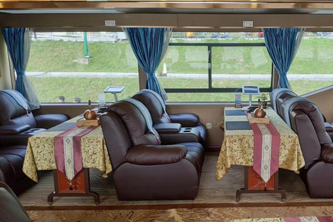 Guilin: Scenic 4-Star Li River Cruise to Yangshuo 4-Star Li River Cruise with English-Speaking Guide