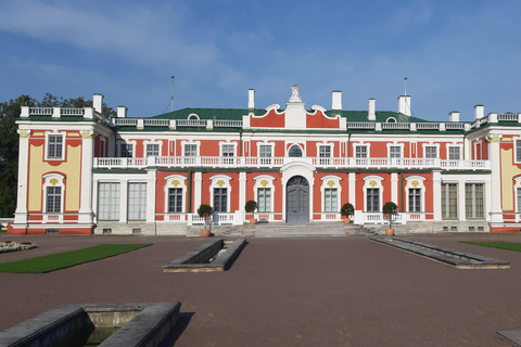 Tallinn : Visite guidée combinée des temps forts de cette ville merveilleuse !Tallinn : visite guidée combinée des temps forts de cette ville merveilleuse !