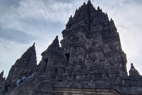 Amanecer Puntukstumbu, Borobudur, Lavatour, Prambanantemple.