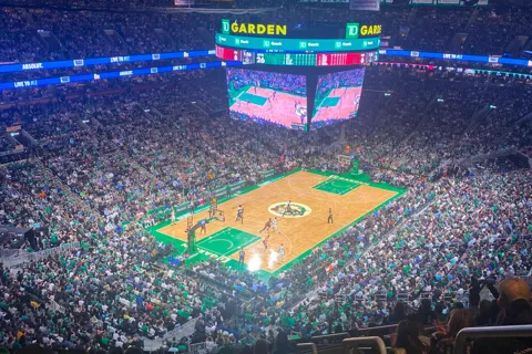 Boston: Billet til Boston Celtics basketballkamp i TD Garden
