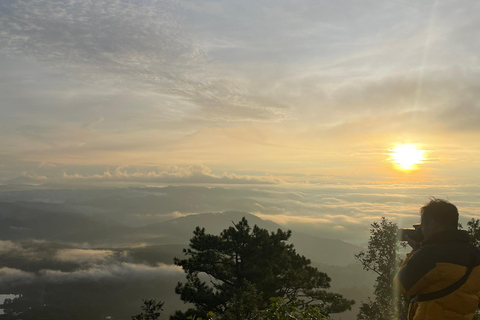 Dalat: Hiking the Mountain to observe the cloud and sunrise Da Lat: Hiking the Mountain to observe the cloud and sunrise