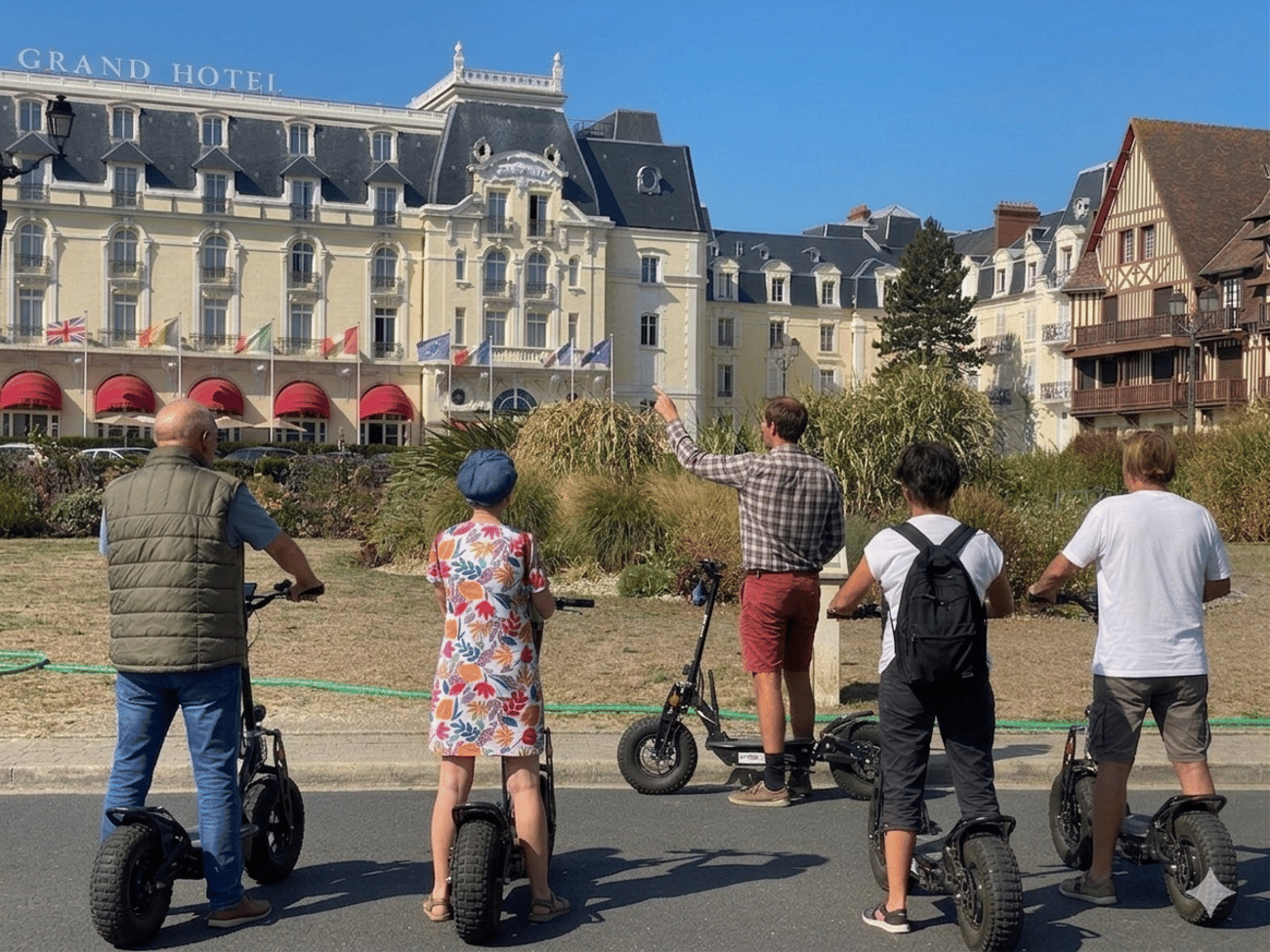 Geführte Tour mit E-Scooter durch Cabourg und Dives-sur-Mer