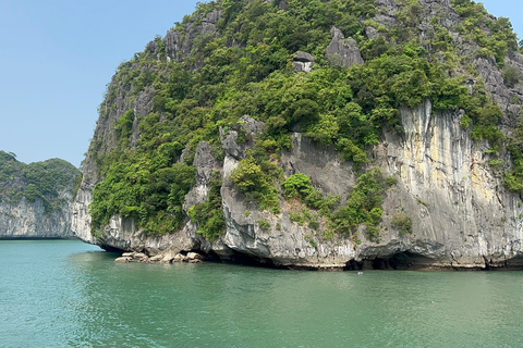 2-tägige Ha Long Bay Island Cruise Tour mit einem 3-Sterne-Kreuzfahrtschiff