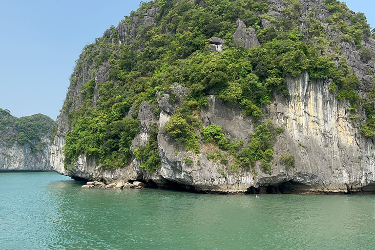 2-tägige Ha Long Bay Island Cruise Tour mit einem 3-Sterne-Kreuzfahrtschiff