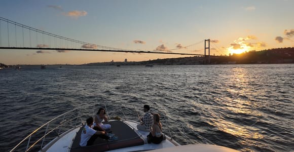 Istanbul: Kleingruppentour mit unbegrenzter Weinauswahl