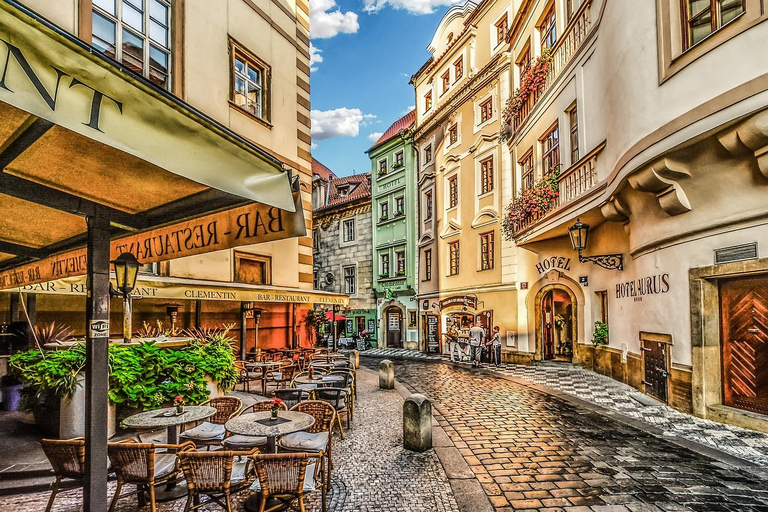 Private guided day tour from Munich to Prague, and back