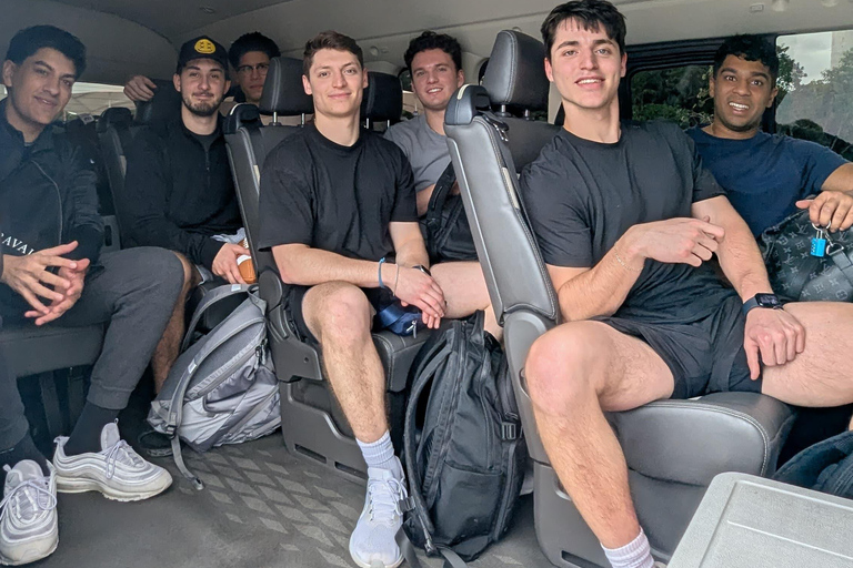 Cancun: Prywatny transfer z lotniska do strefy hotelowejLotnisko Cancun - strefa hotelowa Cancun w obie strony