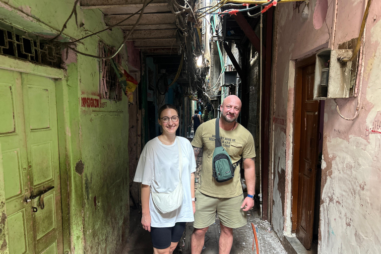 Mumbai: Unique Dharavi Slum Tour with a Local Guide Tour with Hotel Pickup & Drop