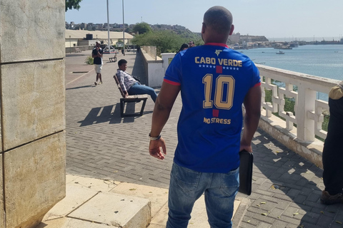 Praia: Santiago Island Highlights Tour with Breakfast