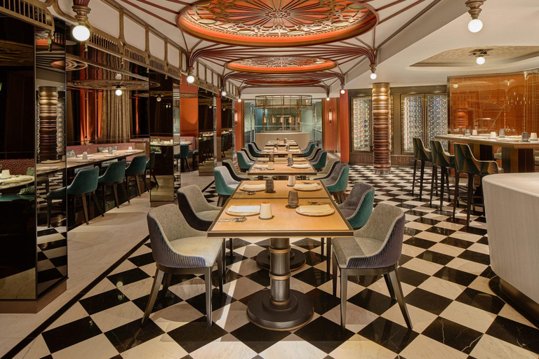 Bangkok: Jim Thompson, Un ristorante tailandese Pacchetti F&amp;BJim's Sharing Set per 2 persone, incluso 1 drink a persona