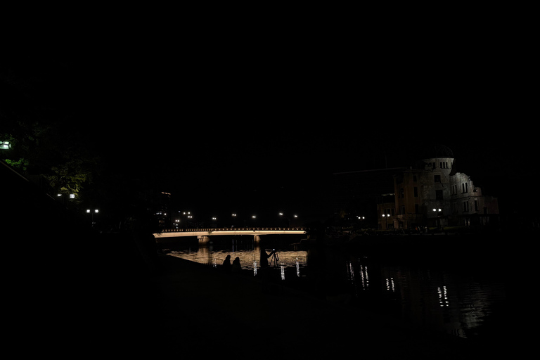 Hiroshima: History and reconstruction from the night view