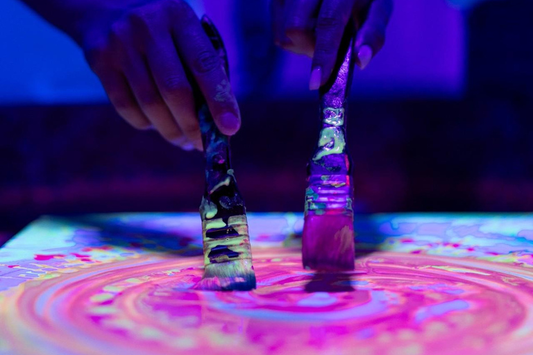 索非亚：Artopolis 沉浸式艺术体验索非亚：Artopolis 沉浸式艺术体验 - UV 空气刷