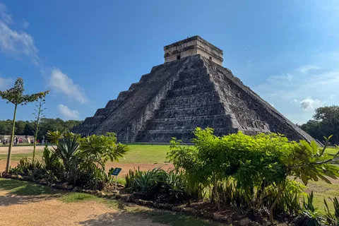 Playa del Carmen: Chichen Itza, Valladolid, Cenote & Buffet