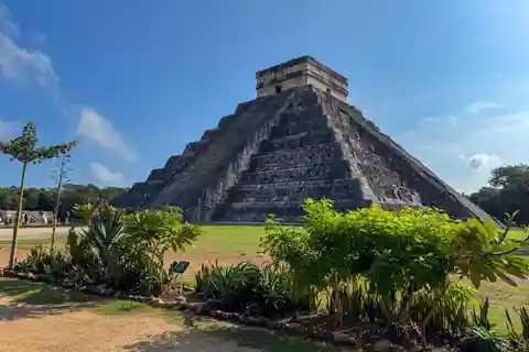 Playa del Carmen: Chichen Itza, Valladolid, Cenote & Buffet